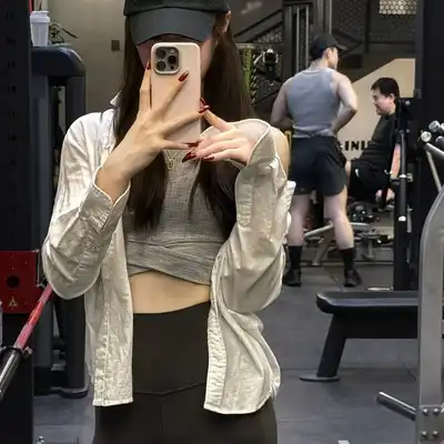 秦彤飞